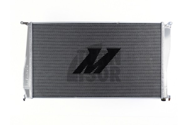 Mishimoto Aluminium Radiator BMW 135i E82 / 335i E9x manual Mishimoto Aluminium Radiator BMW 135i E82 / 335i E9x manual