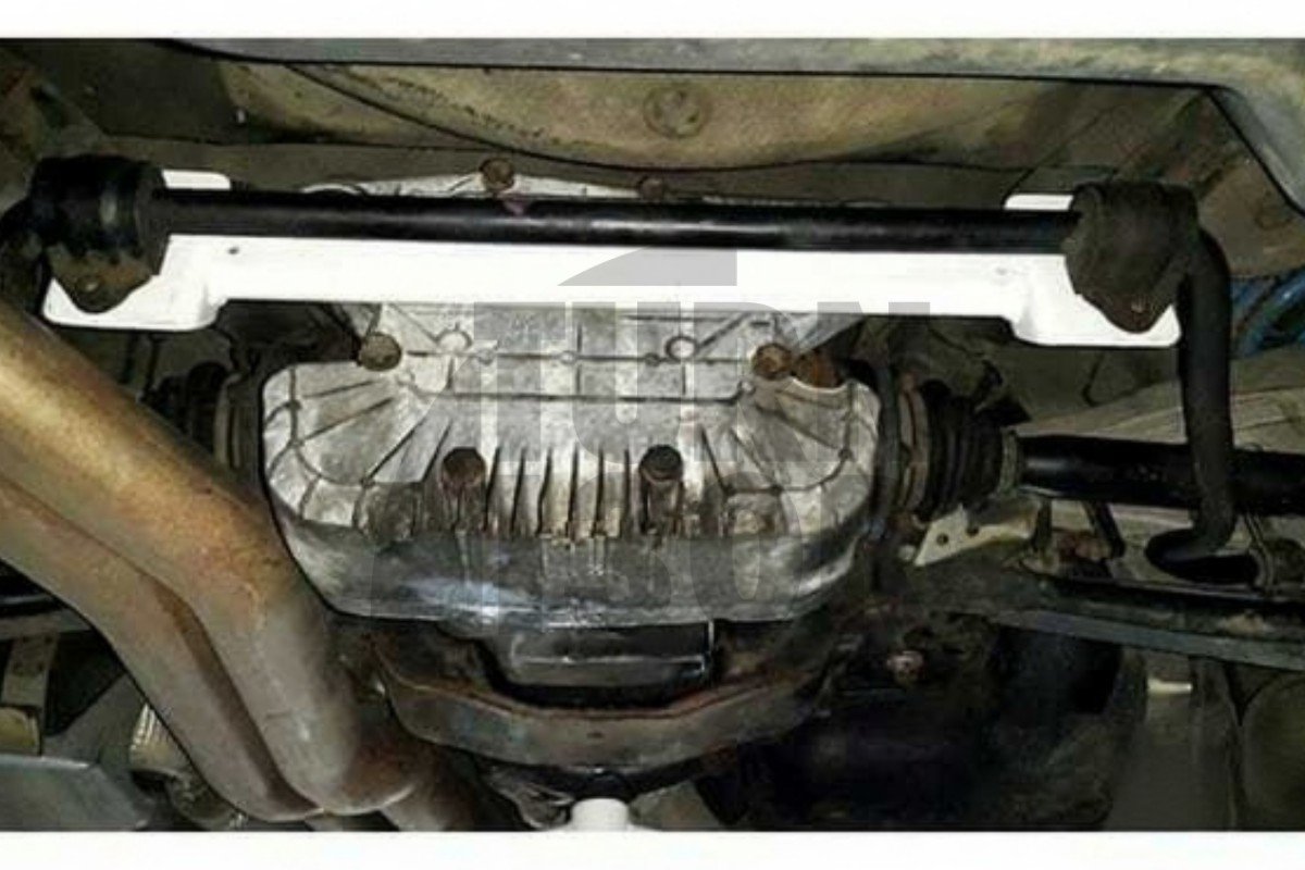 Ultra Racing Rear Lower Bar BMW M3 E46 Ultra Racing Rear Lower Bar BMW M3 E46