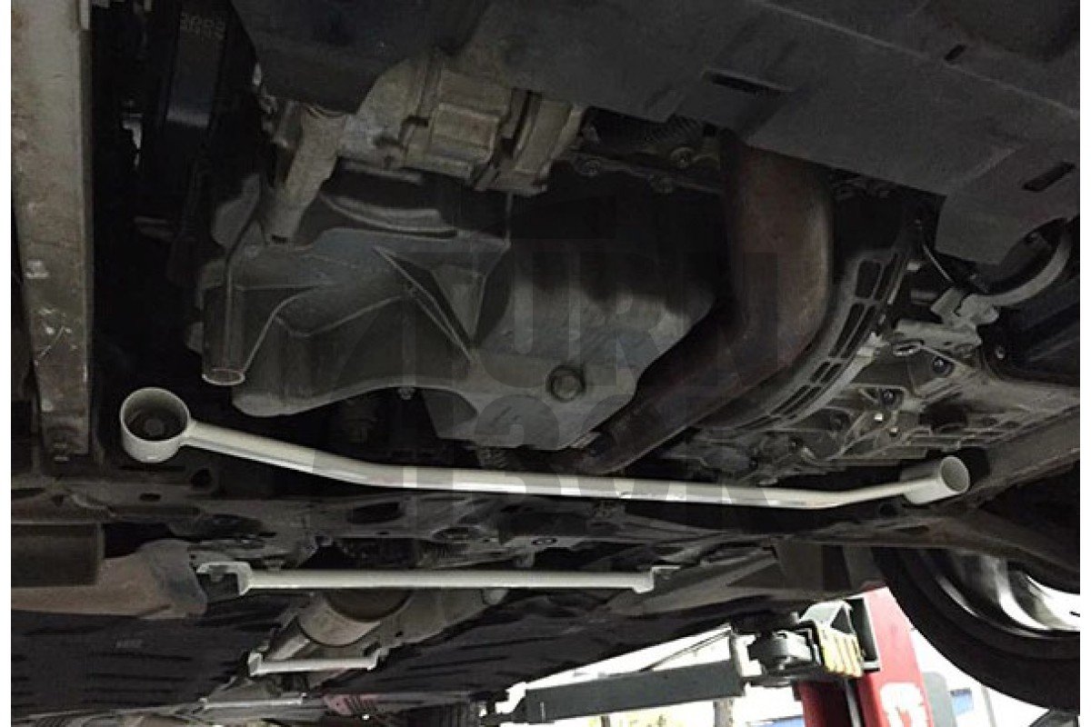 Ultra Racing Front Lower Brace Mercedes A45 AMG W176 