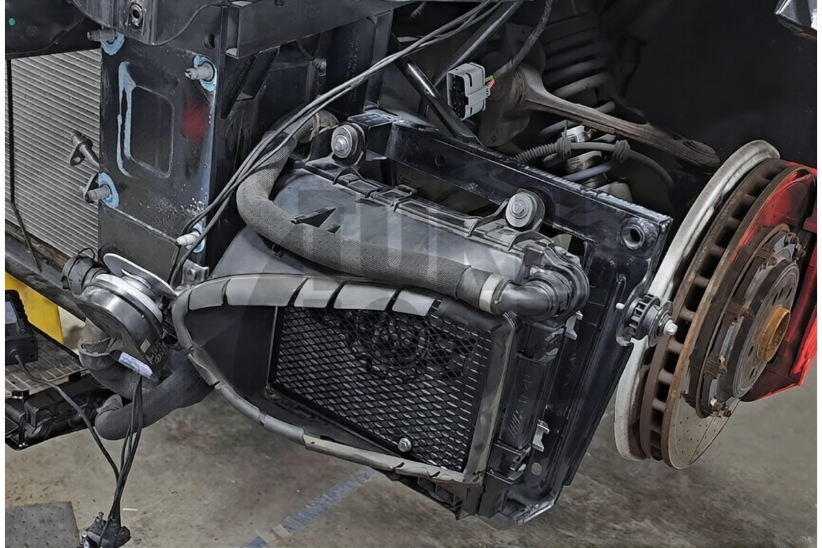 CSF Race Auxiliary Radiator for Mercedes C63 AMG W205 - AMG GT & GTS C190 CSF Race Auxiliary Radiator for Mercedes C63 AMG W205 - AMG GT & GTS C190