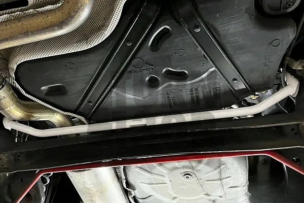 Ultra Racing Rear Lower Bar for Ford Fiesta ST Mk7 